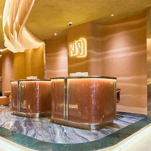 Kin Hotel Ly Tu Trong
